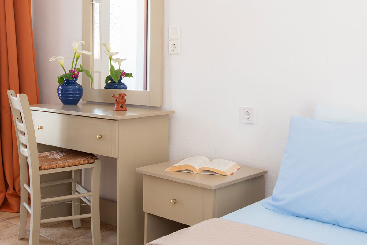 Triple room at Simeon accommodation in Sifnos